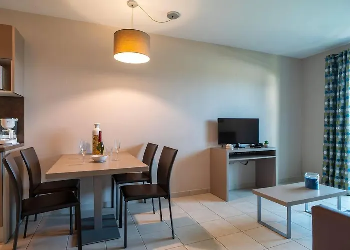 Les Thermes 404 - Appt Proche Plage Avec Piscine Partagee